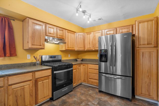 211 Littler Drive SE, Rio Rancho, NM 87124