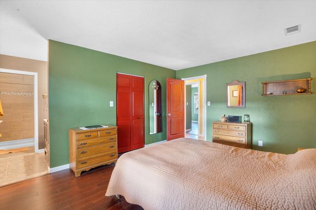 211 Littler Drive SE, Rio Rancho, NM 87124