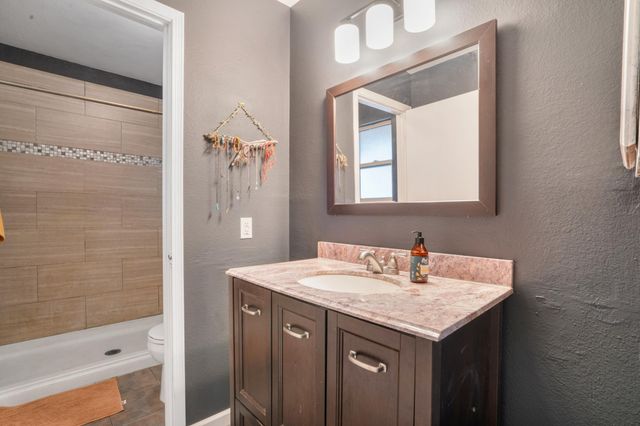 211 Littler Drive SE, Rio Rancho, NM 87124