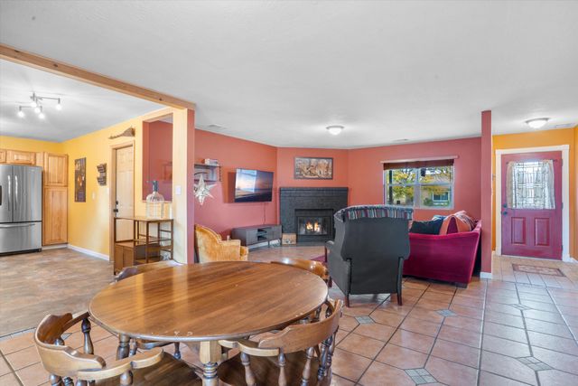 211 Littler Drive SE, Rio Rancho, NM 87124