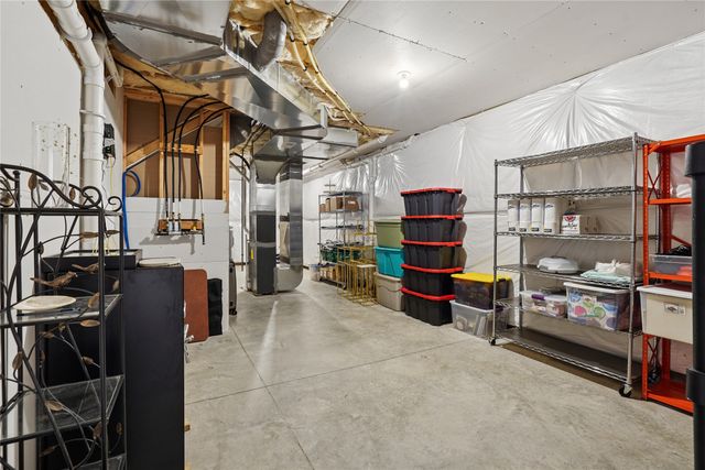 1401 SW Parkridge Lane, Ankeny, IA 50023