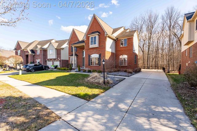 41625 Steinbeck Glen, Novi, MI 48377