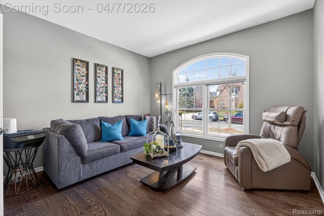 41625 Steinbeck Glen, Novi, MI 48377