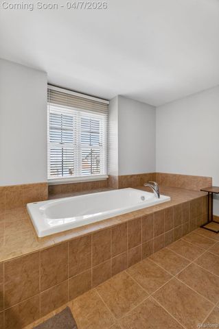 41625 Steinbeck Glen, Novi, MI 48377