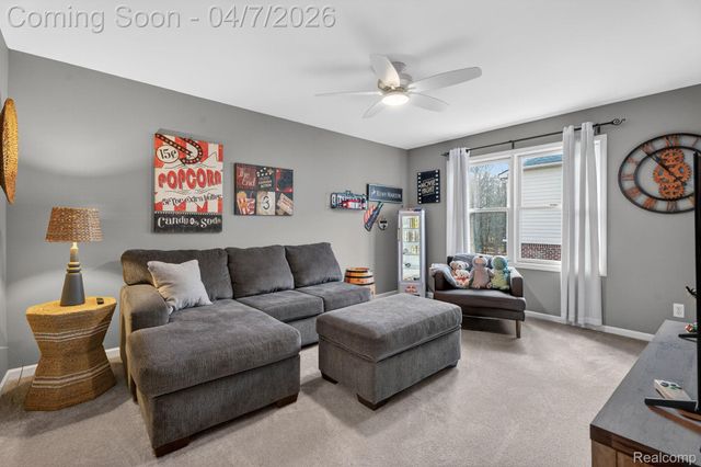 41625 Steinbeck Glen, Novi, MI 48377