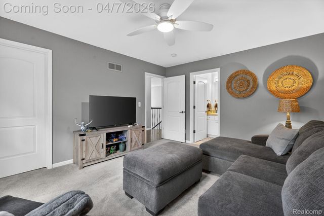 41625 Steinbeck Glen, Novi, MI 48377