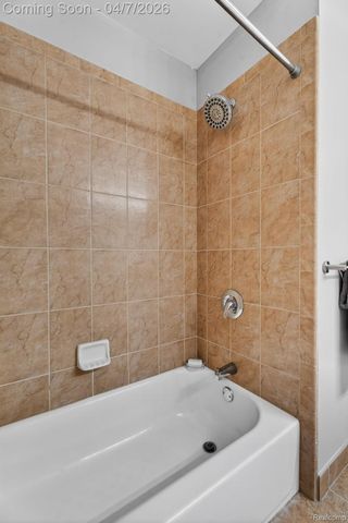 41625 Steinbeck Glen, Novi, MI 48377