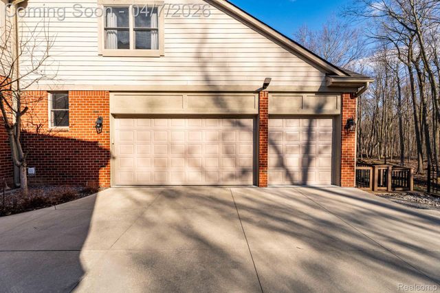 41625 Steinbeck Glen, Novi, MI 48377