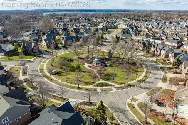 41625 Steinbeck Glen, Novi, MI 48377