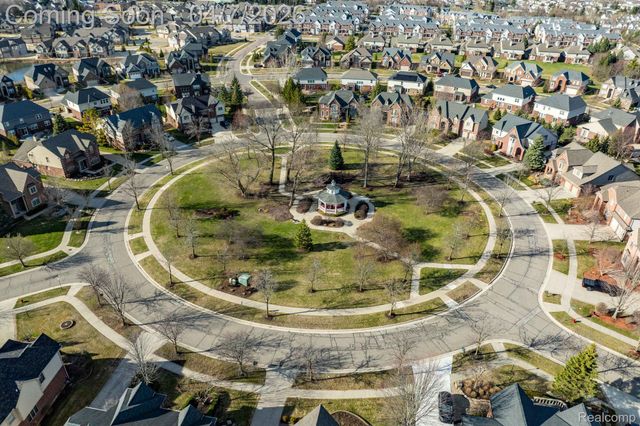 41625 Steinbeck Glen, Novi, MI 48377