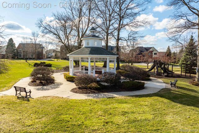 41625 Steinbeck Glen, Novi, MI 48377