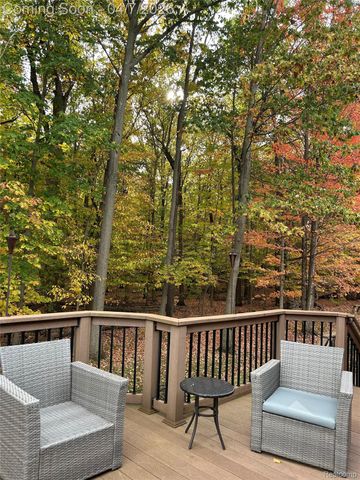 41625 Steinbeck Glen, Novi, MI 48377