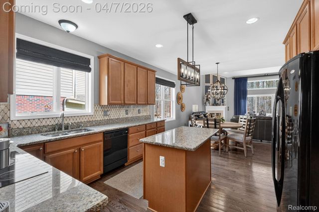 41625 Steinbeck Glen, Novi, MI 48377