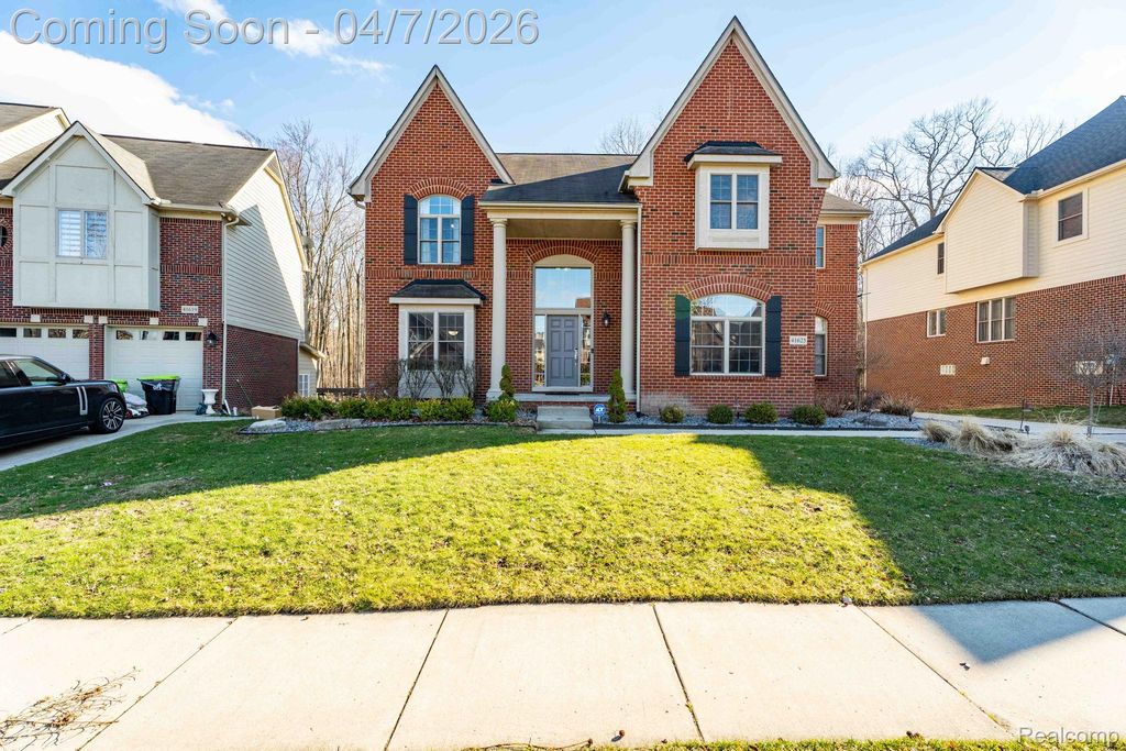 41625 Steinbeck Glen, Novi, MI 48377