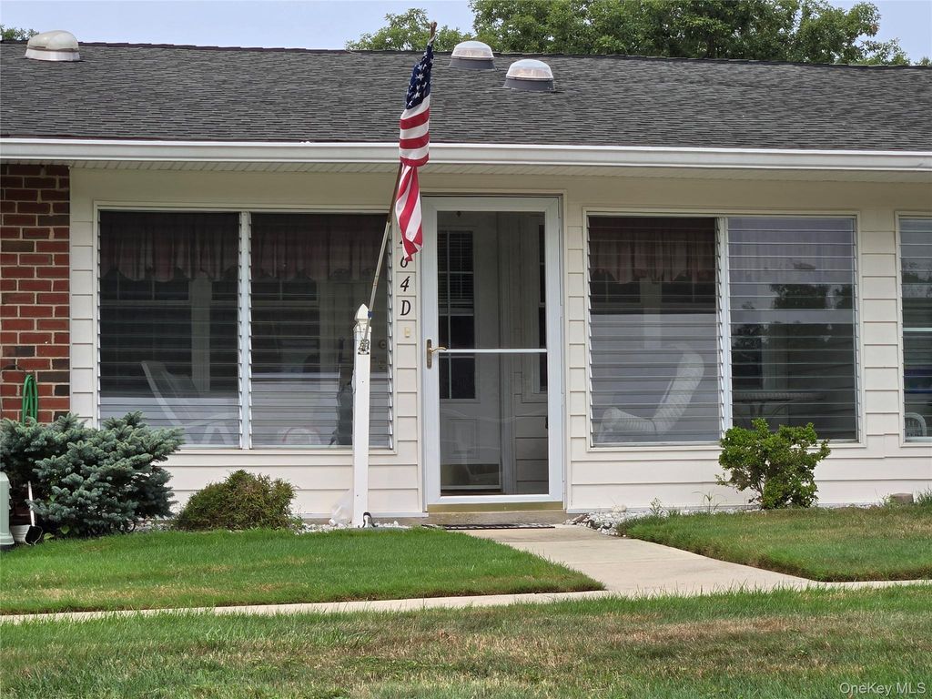 264 Newcastle Court D, Ridge, NY 11961