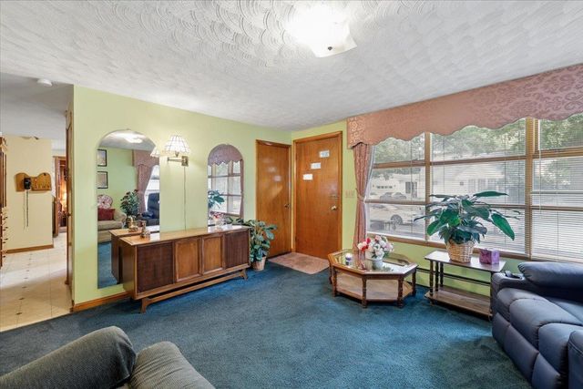 9 Harris Street, Nashua, NH 03060