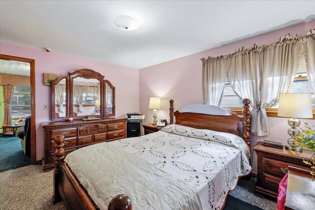 9 Harris Street, Nashua, NH 03060