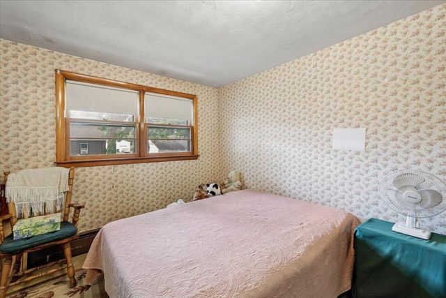 9 Harris Street, Nashua, NH 03060