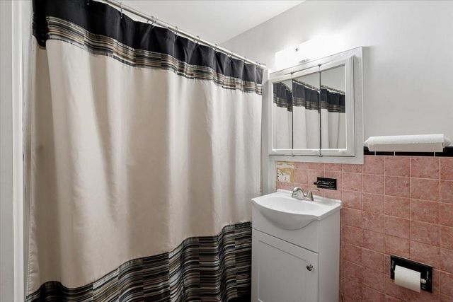 9 Harris Street, Nashua, NH 03060