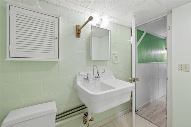 9 Harris Street, Nashua, NH 03060