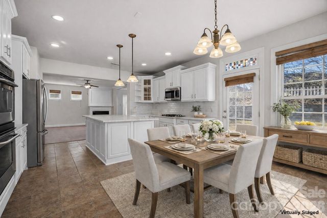 9429 Ridgeforest Drive, Charlotte, NC 28277