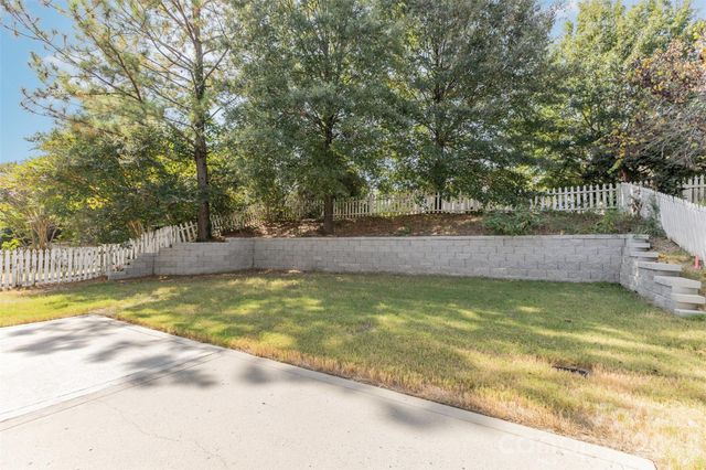 9429 Ridgeforest Drive, Charlotte, NC 28277
