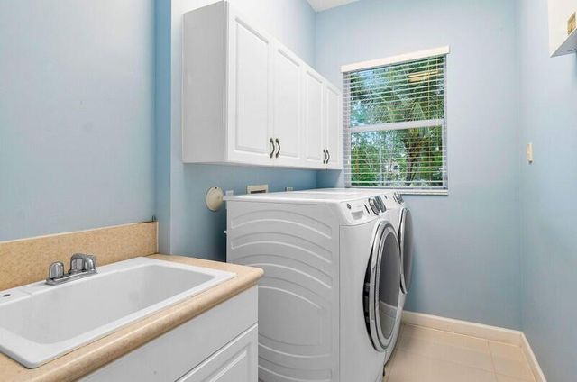 9271 Madewood Court, West Palm Beach, FL 33411