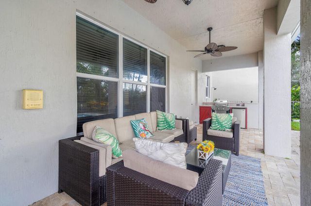 9271 Madewood Court, West Palm Beach, FL 33411