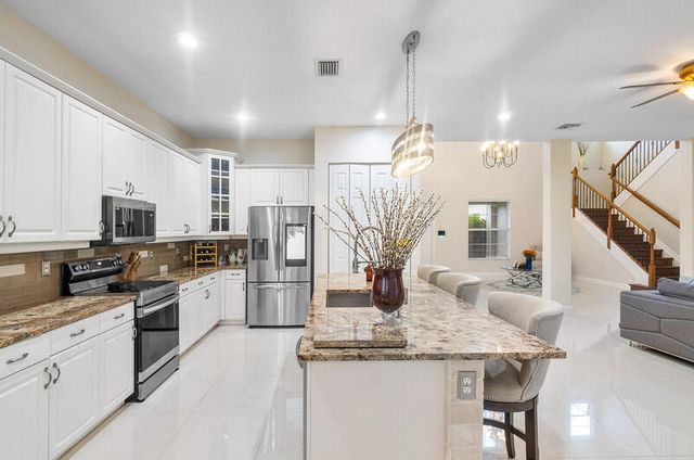 9271 Madewood Court, West Palm Beach, FL 33411