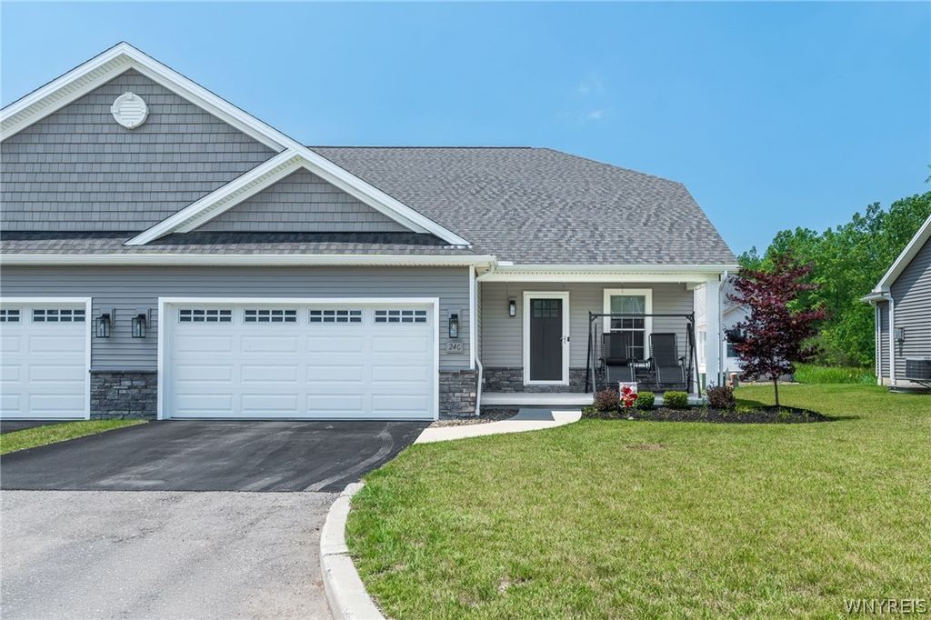 24 Essex Woods Lane C, Amherst, NY 14428