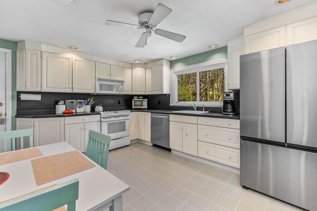 10 Country Club Drive, Walpole, MA 02081