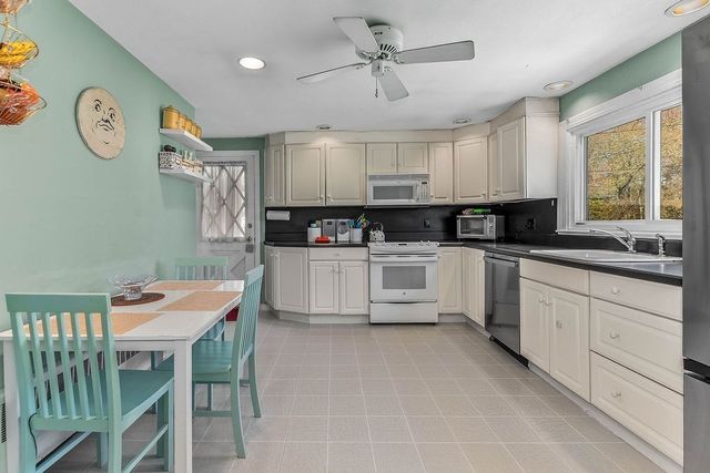 10 Country Club Drive, Walpole, MA 02081