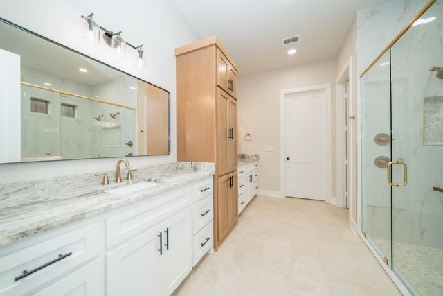 3928 Hidden Hills Cir, Longview, TX 75605