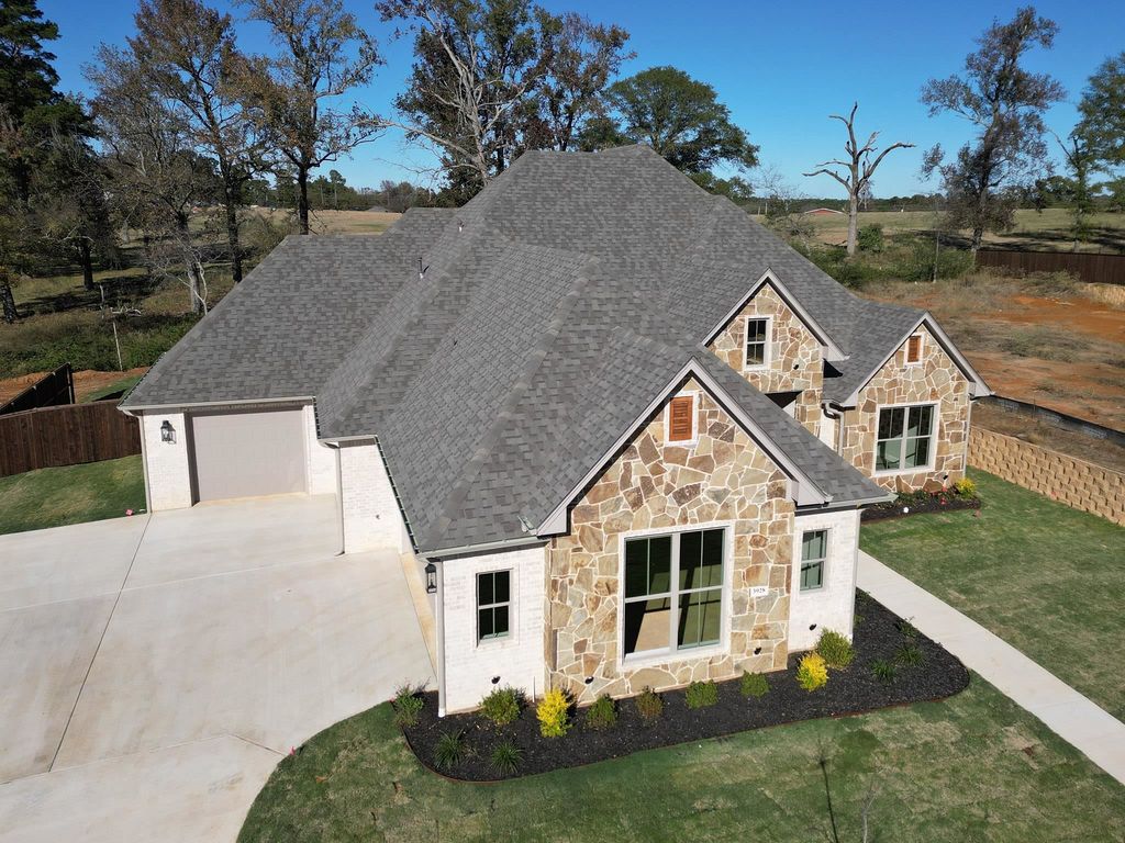 3928 Hidden Hills Cir, Longview, TX 75605