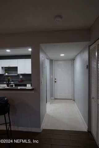 355 MONUMENT Road, 1 K2, Jacksonville, FL 32225