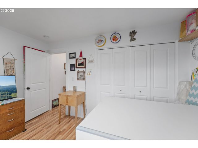 460 HUCKLEBERRY MT Ln, Riddle, OR 97469