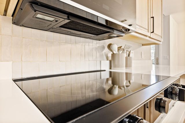 9 Huesca Lane, Hot Springs Village, AR 71909