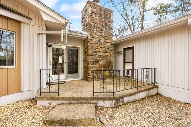 9 Huesca Lane, Hot Springs Village, AR 71909