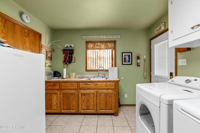 6104 Highway 26, Jennings, LA 70546