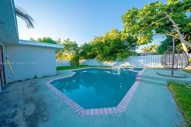 1221 W Camino Real 1221, Boca Raton, FL 33486