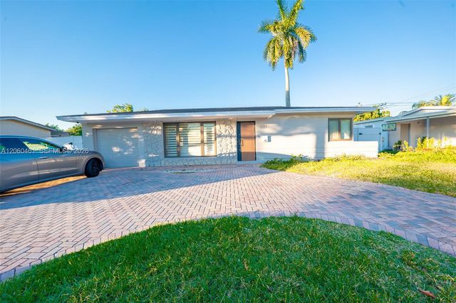 1221 W Camino Real 1221, Boca Raton, FL 33486