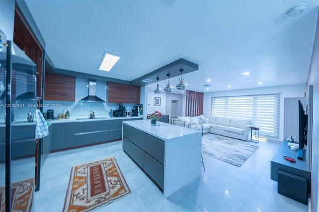 1221 W Camino Real 1221, Boca Raton, FL 33486