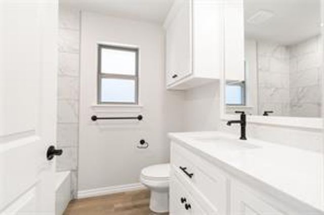 8233 Mountain Oak Drive, Edmond, OK 73034