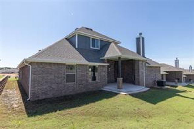 8233 Mountain Oak Drive, Edmond, OK 73034