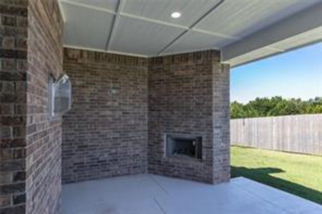 8233 Mountain Oak Drive, Edmond, OK 73034