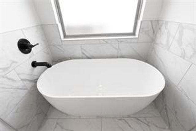 8233 Mountain Oak Drive, Edmond, OK 73034