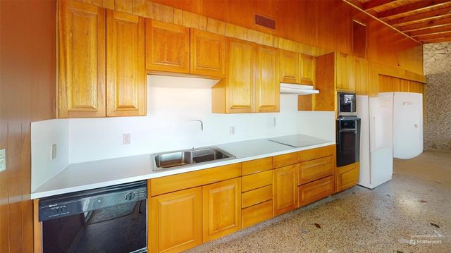 160 Lake Shore DR, Horseshoe Bay, TX 78657