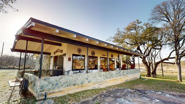 160 Lake Shore DR, Horseshoe Bay, TX 78657