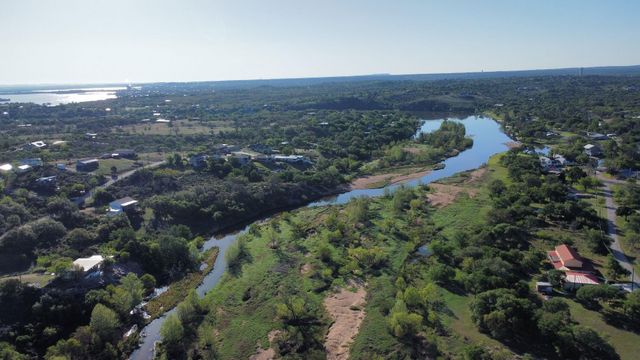 160 Lake Shore DR, Horseshoe Bay, TX 78657