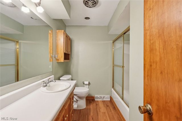 7100 Trevor Lane, Parma, OH 44129